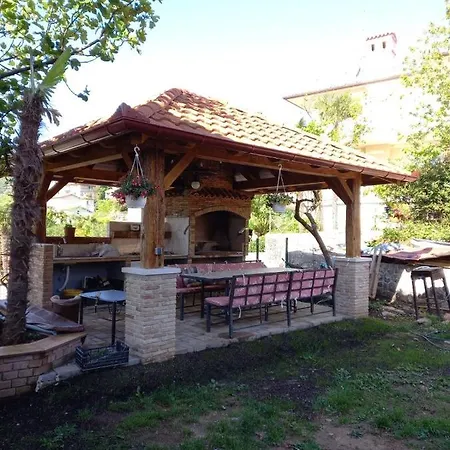 In With Balcony, Air Conditioning, Wifi, Washing Machine 5025-3 Apartman Ika