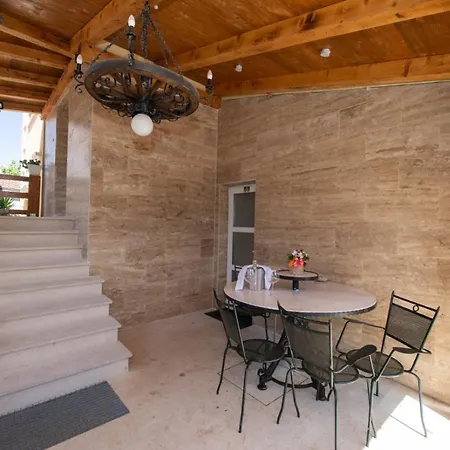 In With Balcony, Air Conditioning, Wifi, Washing Machine 5025-3 Appartamento Ika